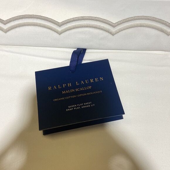 RALPH LAUREN Home Malin Scallop 500 Thread Count Queen Flat Sheet - Picture 4 of 5